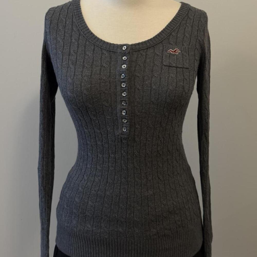 Rare vintage Hollister Henley top from early 2000’s